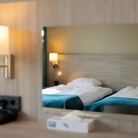 阿德隆酒店 酒店