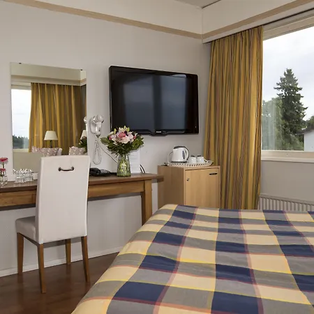 Hotel Adlon 3*