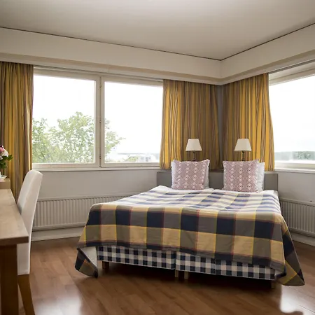 阿德隆酒店 3* 玛丽港