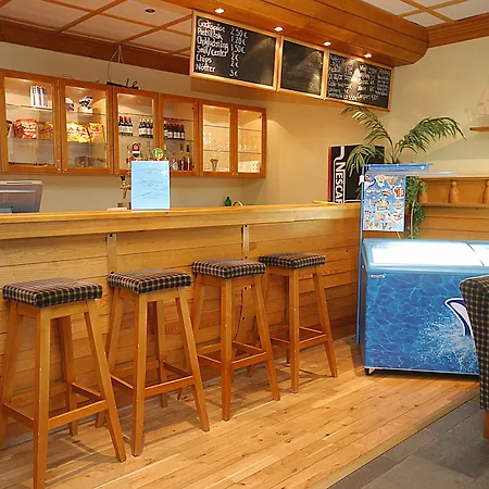 阿德隆酒店 3* 玛丽港