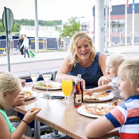 Adlon فندق مارييهامن