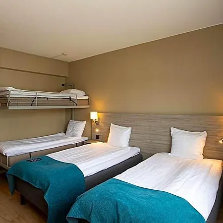 Hotel Adlon 3*