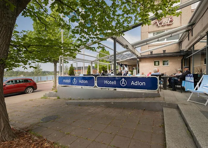 Hotel Adlon 3*