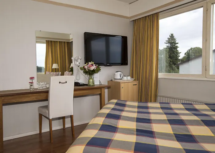 Otel Adlon 3*
